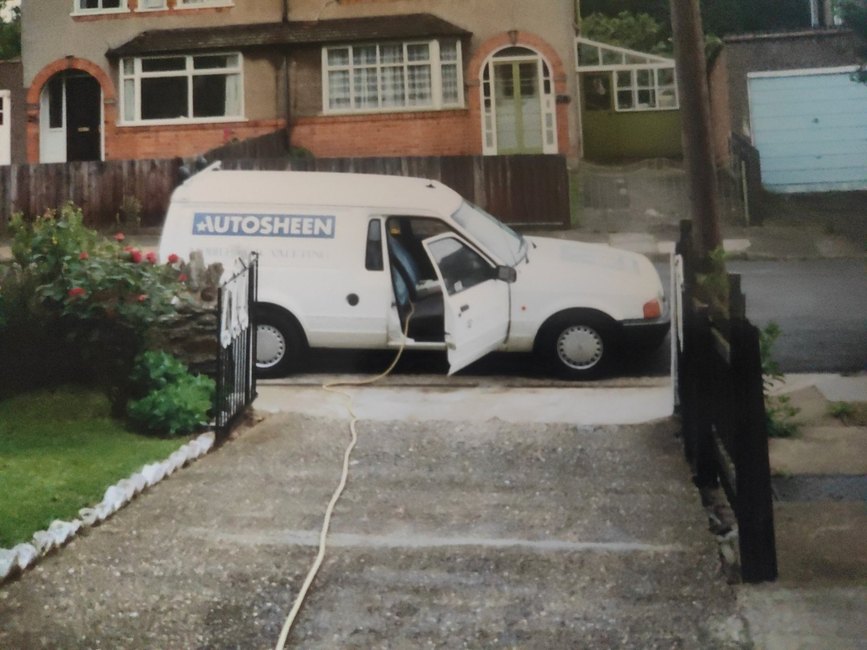 Ford Escort 1.8 diesel van on driveway