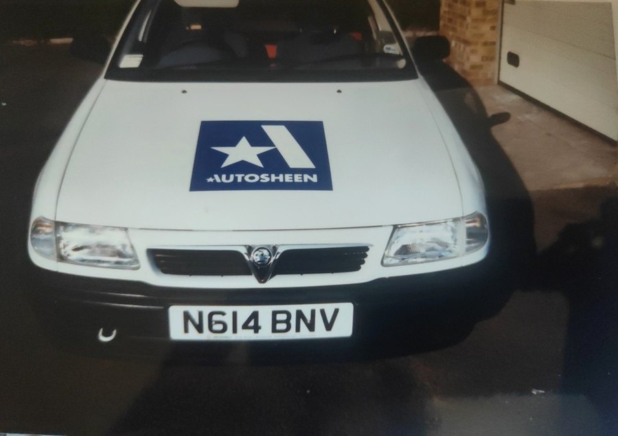 Vauxhall Astra 1.7TD bonnet logo